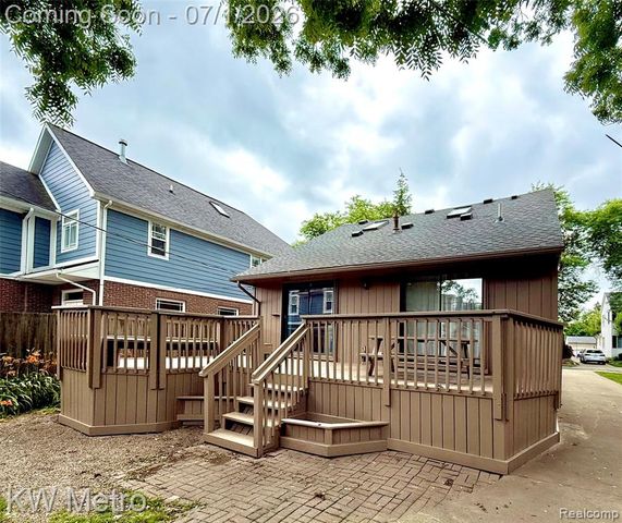 799 Emmons Avenue, Birmingham, MI 48009