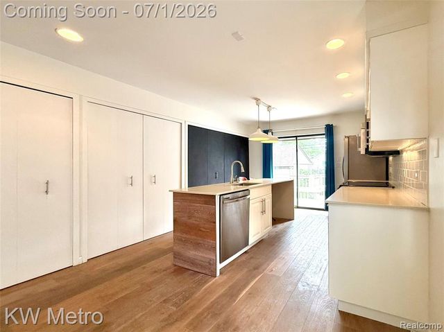 799 Emmons Avenue, Birmingham, MI 48009