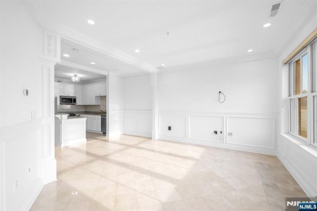 22 Ave At Port Imperial 403, West New York, NJ 07093