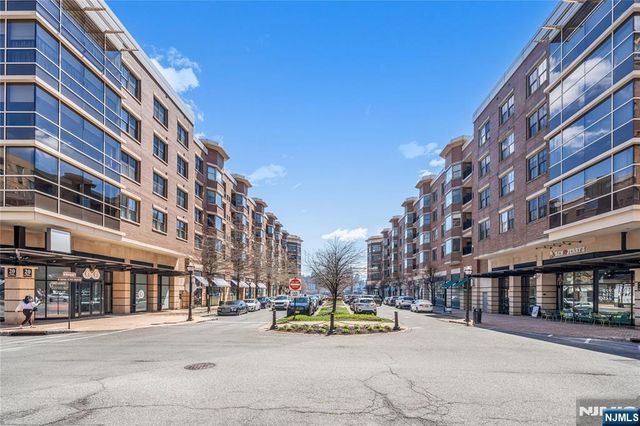 22 Ave At Port Imperial 403, West New York, NJ 07093