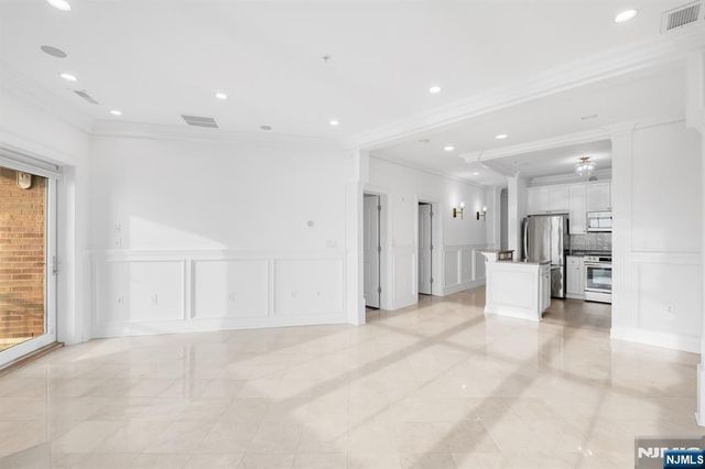 22 Ave At Port Imperial 403, West New York, NJ 07093