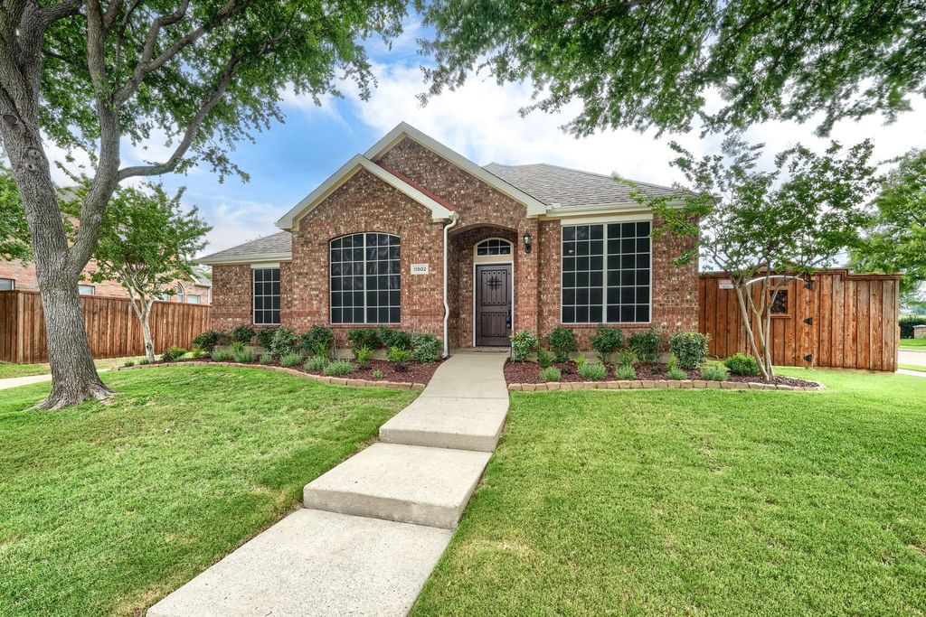 Image 1 of property listing at 11502 Bermuda Way, Frisco, TX 75033