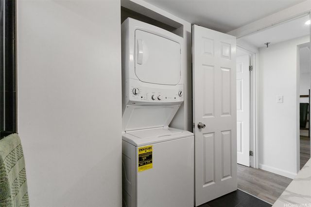 98-402 Koauka Loop 202, Aiea, HI 96701