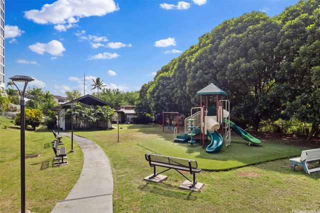 98-402 Koauka Loop 202, Aiea, HI 96701