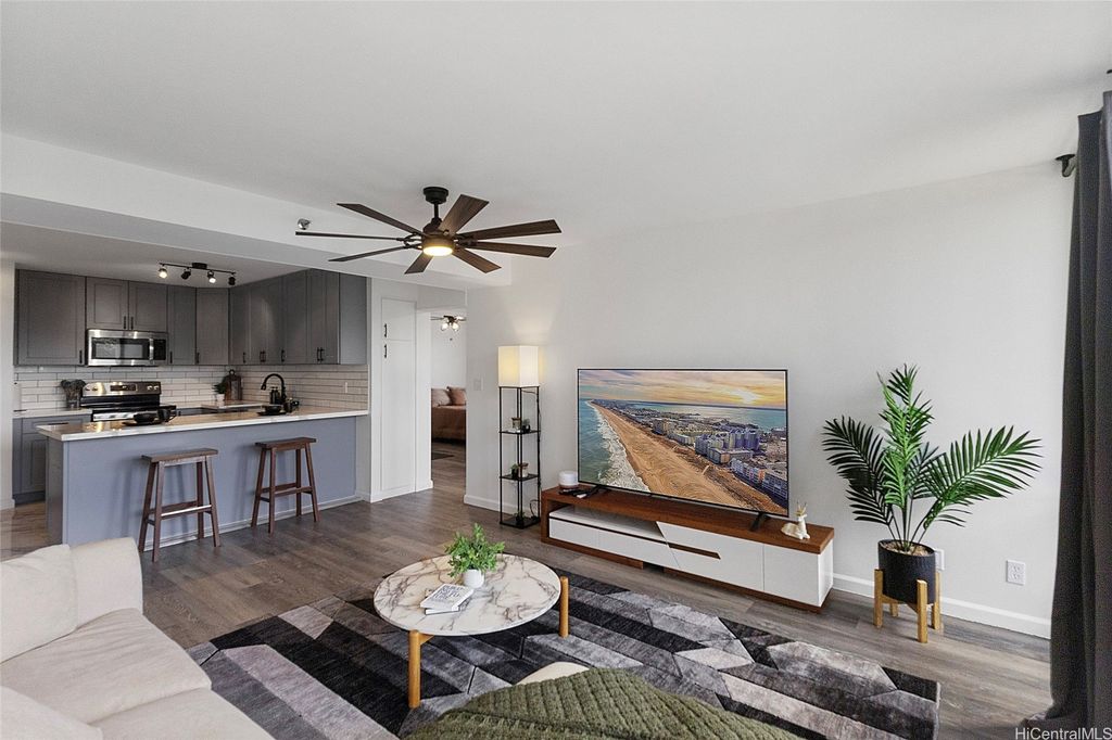 98-402 Koauka Loop 202, Aiea, HI 96701