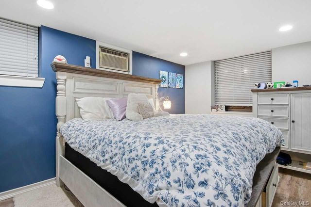 52 Brompton Road 52, Great Neck, NY 11021