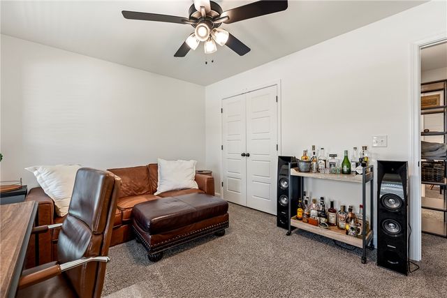 2402 Armstrong Lane, Pea Ridge, AR 72751