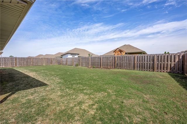 2402 Armstrong Lane, Pea Ridge, AR 72751