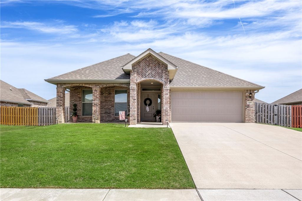 2402 Armstrong Lane, Pea Ridge, AR 72751
