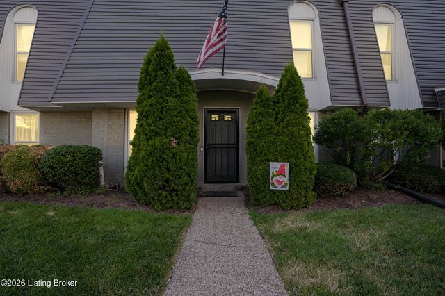 602 La Fontenay Ct, Louisville, KY 40223