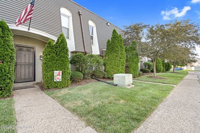 602 La Fontenay Ct, Louisville, KY 40223