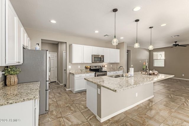 10061 E THATCHER Avenue, Mesa, AZ 85212