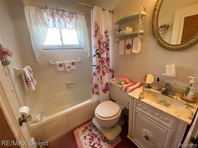 808 Mann Avenue, Flint, MI 48503