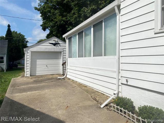 808 Mann Avenue, Flint, MI 48503