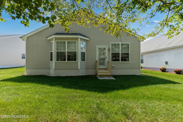 57 Chesterfield Drive, Jackson, NJ 08527