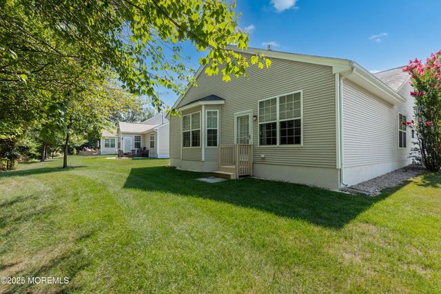 57 Chesterfield Drive, Jackson, NJ 08527