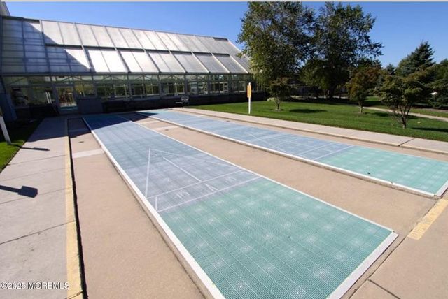 57 Chesterfield Drive, Jackson, NJ 08527