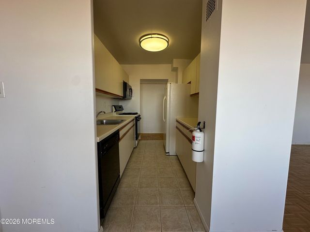 10 Ocean Boulevard 4C, Atlantic Highlands, NJ 07716