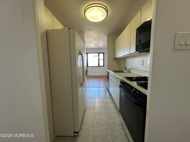 10 Ocean Boulevard 4C, Atlantic Highlands, NJ 07716