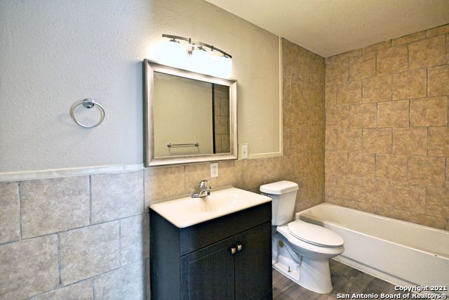 1401 Coco Ln Apt A, New Braunfels, TX 78130