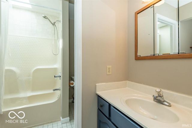 9982 S Saint Andrews, Bloomington, IN 47401