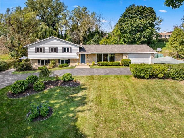 18660 Bonnie LANE, Brookfield, WI 53045