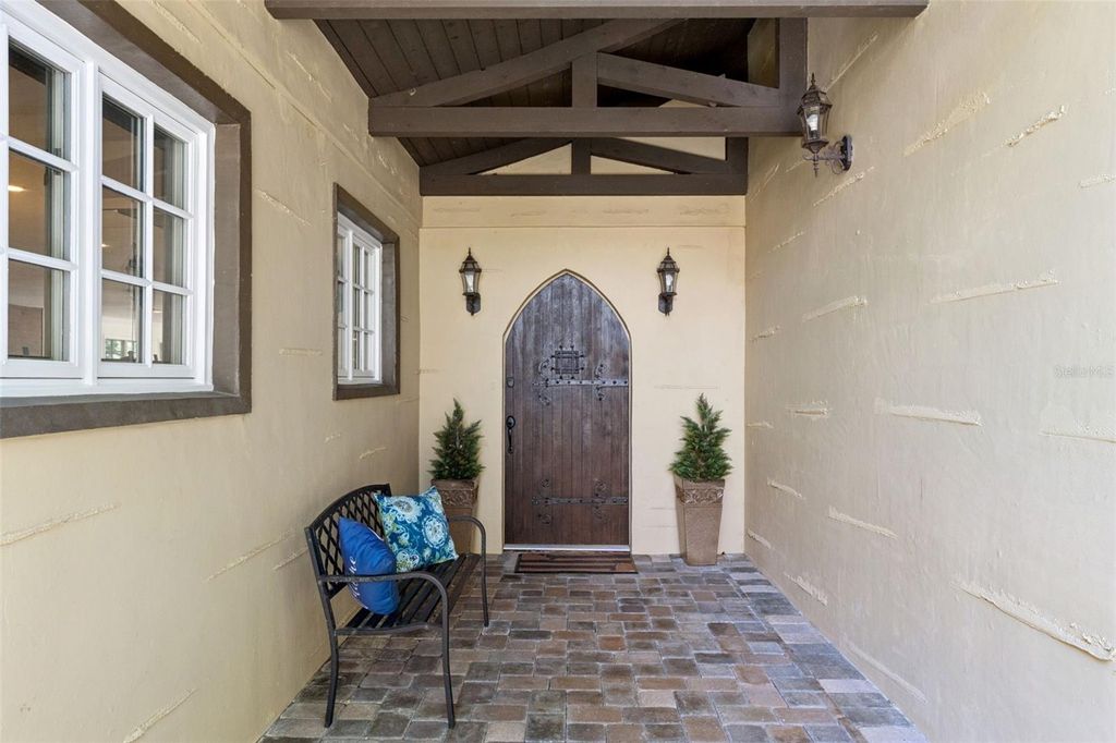 Image 3 of property listing at 1629 HEMPEL AVENUE, Windermere, FL 34786