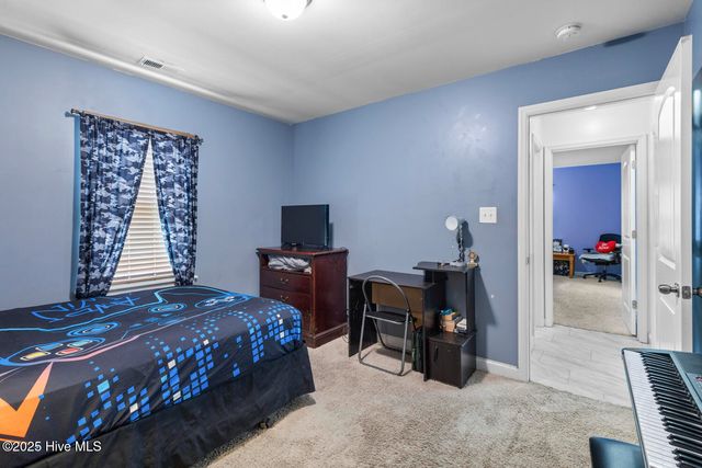 250 Rowland Drive, Richlands, NC 28574