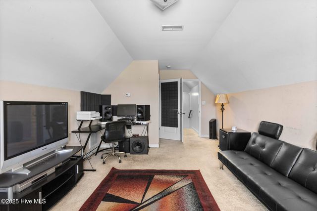 250 Rowland Drive, Richlands, NC 28574