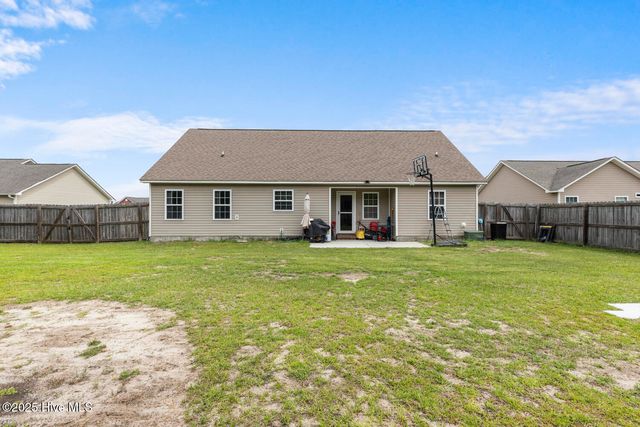 250 Rowland Drive, Richlands, NC 28574