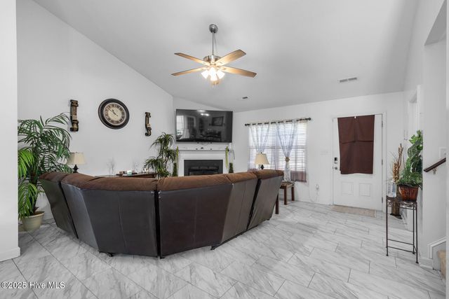250 Rowland Drive, Richlands, NC 28574