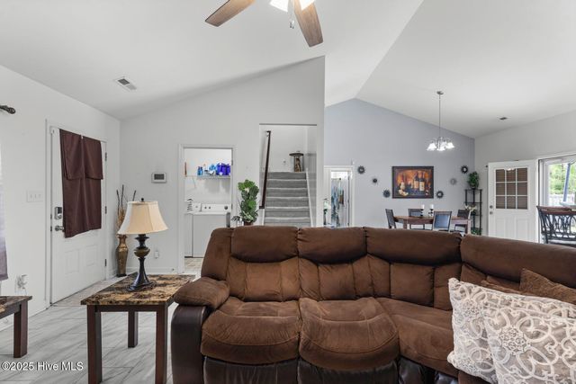 250 Rowland Drive, Richlands, NC 28574