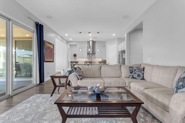 17893 W AMBERWOOD Drive, Goodyear, AZ 85338