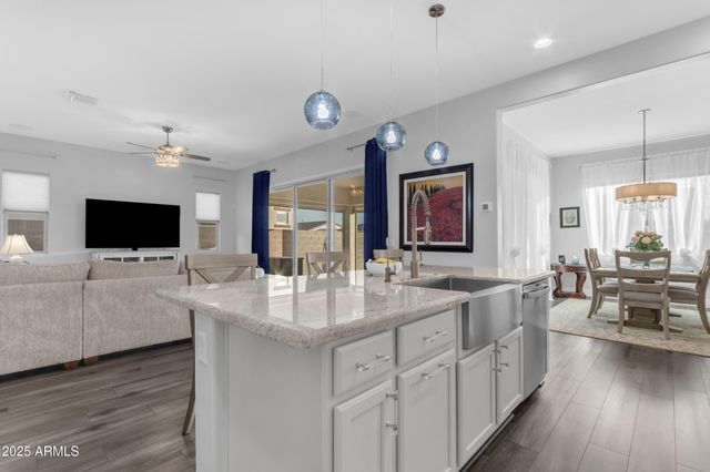 17893 W AMBERWOOD Drive, Goodyear, AZ 85338