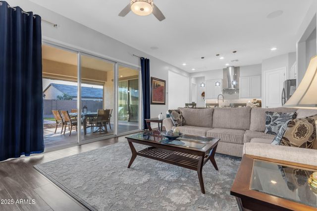 17893 W AMBERWOOD Drive, Goodyear, AZ 85338