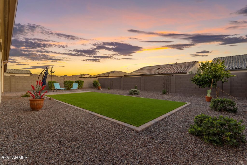 17893 W AMBERWOOD Drive, Goodyear, AZ 85338