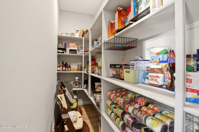 10937 N Ledge Stone Drive, Oro Valley, AZ 85742