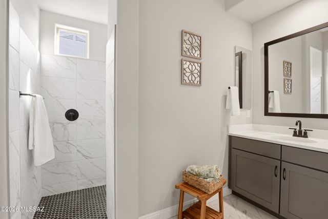 10937 N Ledge Stone Drive, Oro Valley, AZ 85742