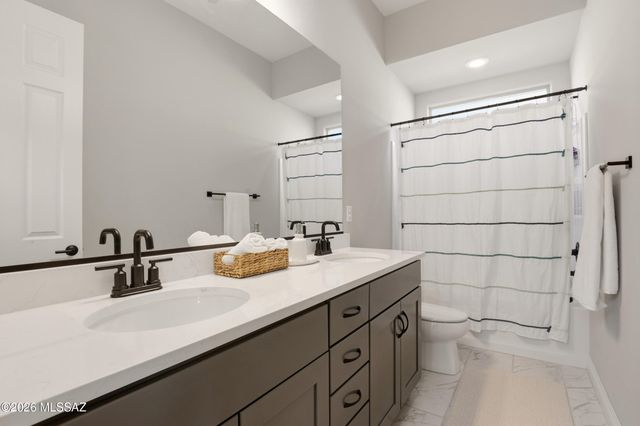 10937 N Ledge Stone Drive, Oro Valley, AZ 85742