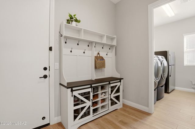 10937 N Ledge Stone Drive, Oro Valley, AZ 85742