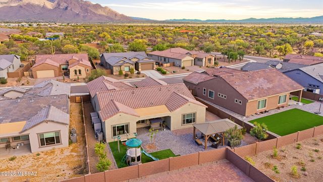 10937 N Ledge Stone Drive, Oro Valley, AZ 85742