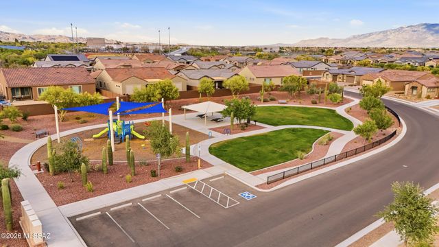 10937 N Ledge Stone Drive, Oro Valley, AZ 85742