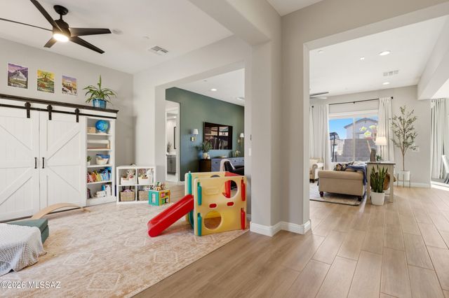 10937 N Ledge Stone Drive, Oro Valley, AZ 85742