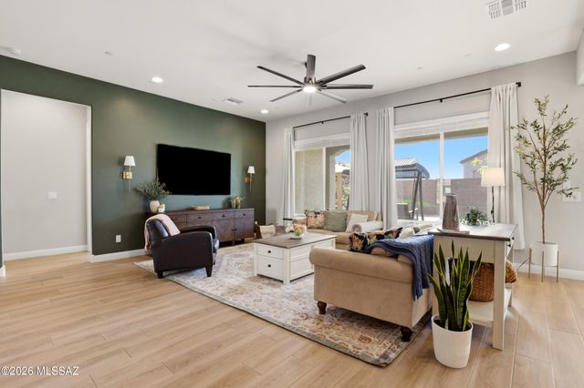 10937 N Ledge Stone Drive, Oro Valley, AZ 85742