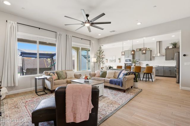 10937 N Ledge Stone Drive, Oro Valley, AZ 85742