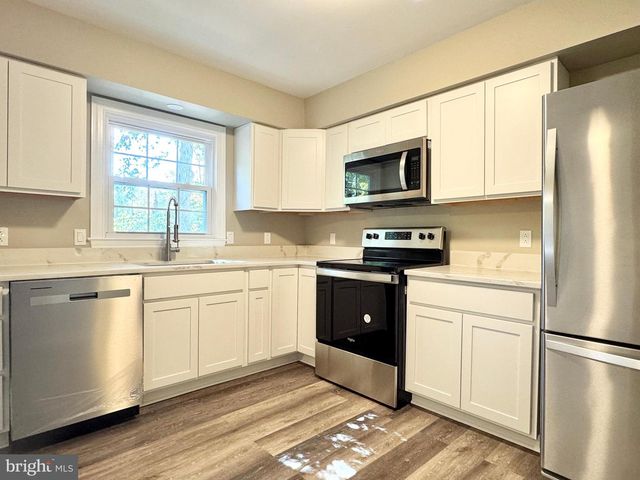 2 KELLY CT, Fredericksburg, VA 22407