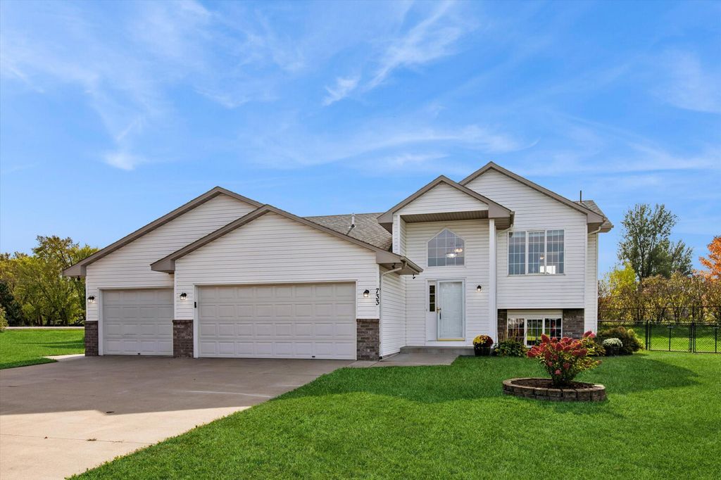733 Obrien Parkway, Belle Plaine, MN 56011 — photo 2