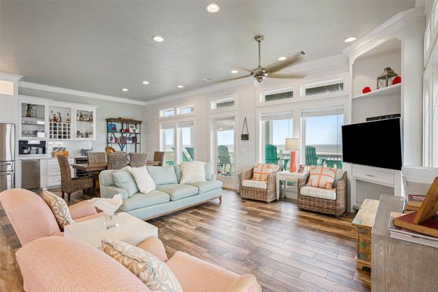 3116 James, Crystal Beach, TX 77650