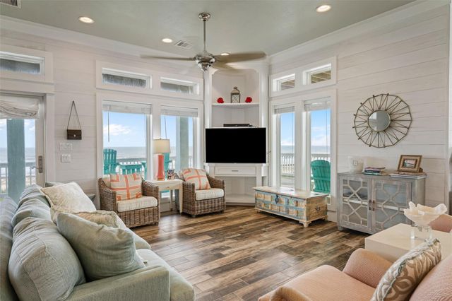3116 James, Crystal Beach, TX 77650