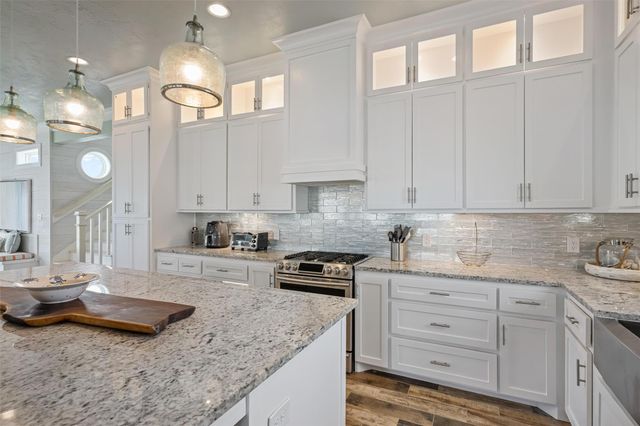 3116 James, Crystal Beach, TX 77650